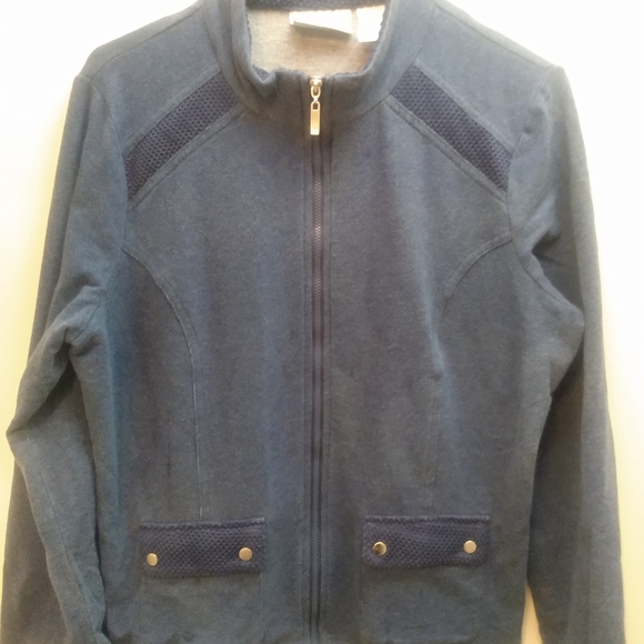 Woman's light coat - Picture 1 of 5